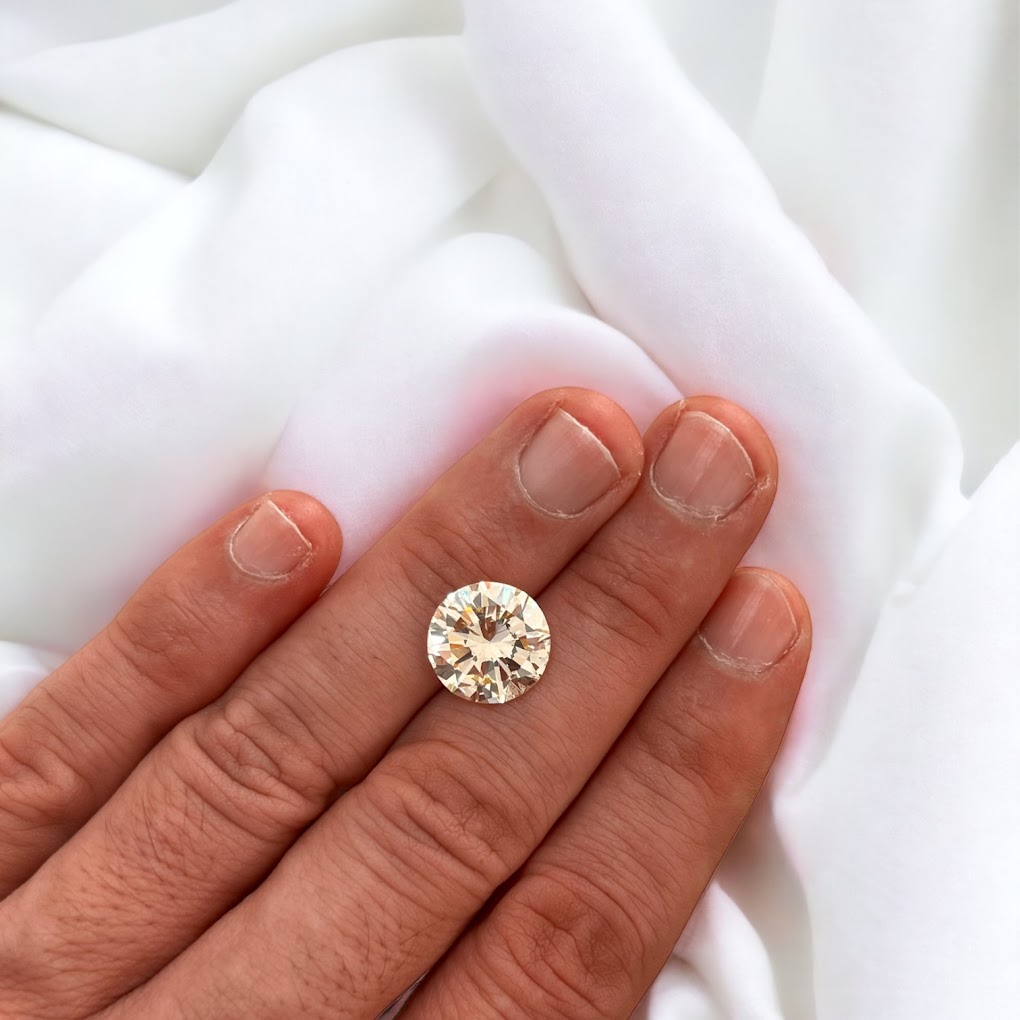 The Ultimate Guide to Selling Diamonds: Maximize Your Profit with Trusted Diamond Buyers